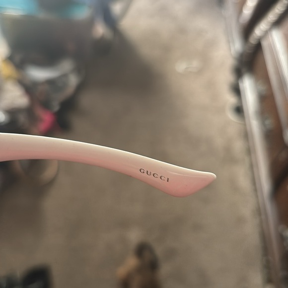Gucci gucci , gorgeous white glasses , practically brand new worn a few times! - Picture 8 of 10